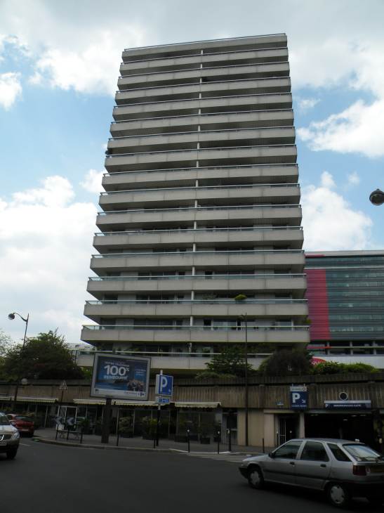  immeuble avec grands balcons, Montparnasse
